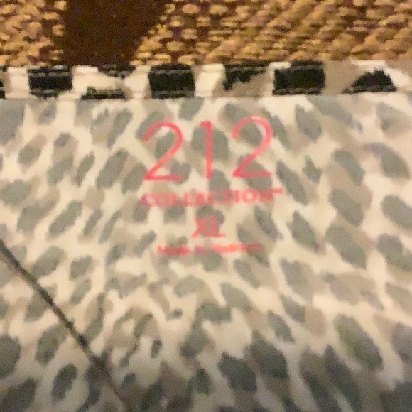 🐆212 Collection Animal Print  Wrap Top XL🐆 - Picture 4 of 6